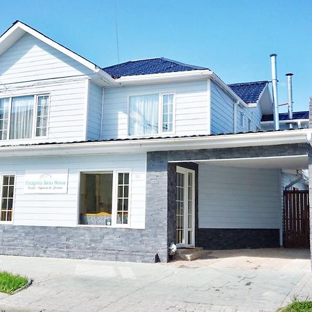 Hotel Patagonia Swiss House Puerto Natales Exterior foto