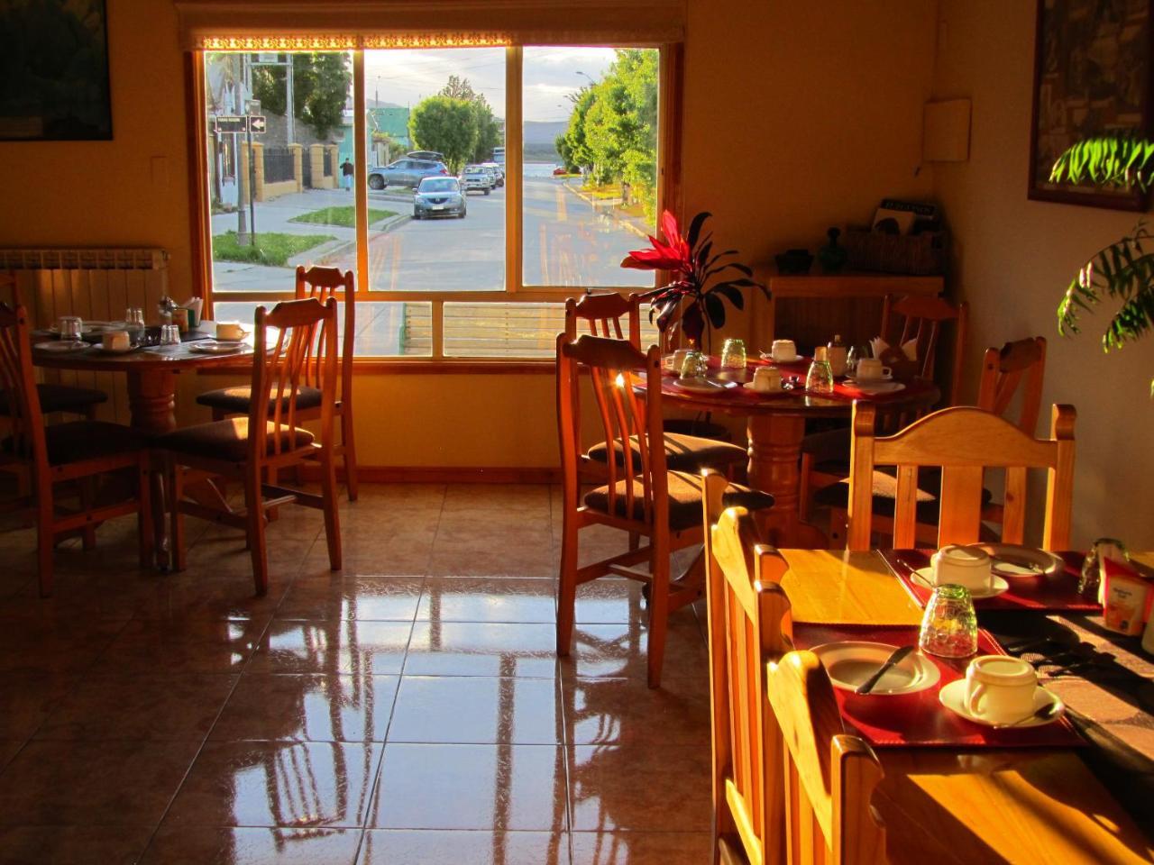 Hotel Patagonia Swiss House Puerto Natales Exterior foto
